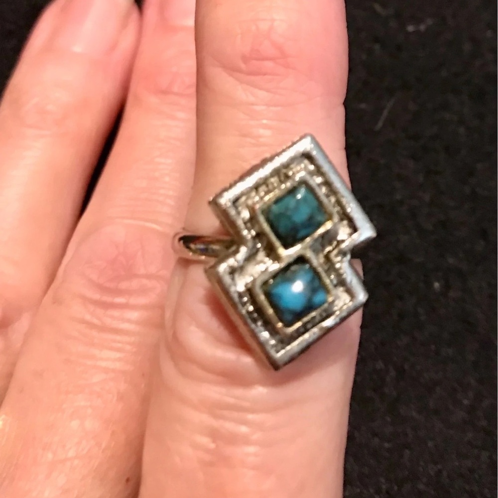 Woman’s adjustable silver plated turquoise ring